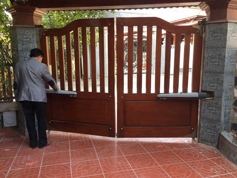 Mô tơ cổng mở cánh tay đòn