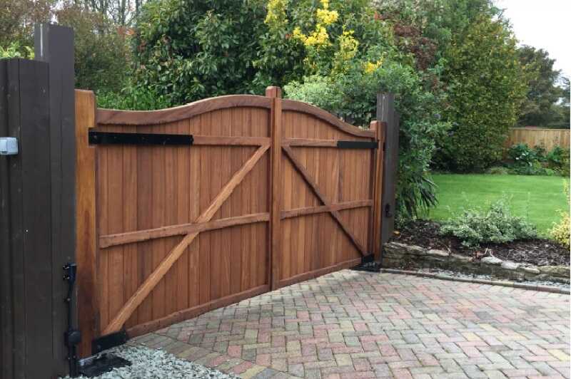 Cách đóng mở cửa cổng