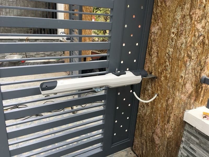 Kinh nghiệm dùng cổng mở bằng điện cho các gia đình